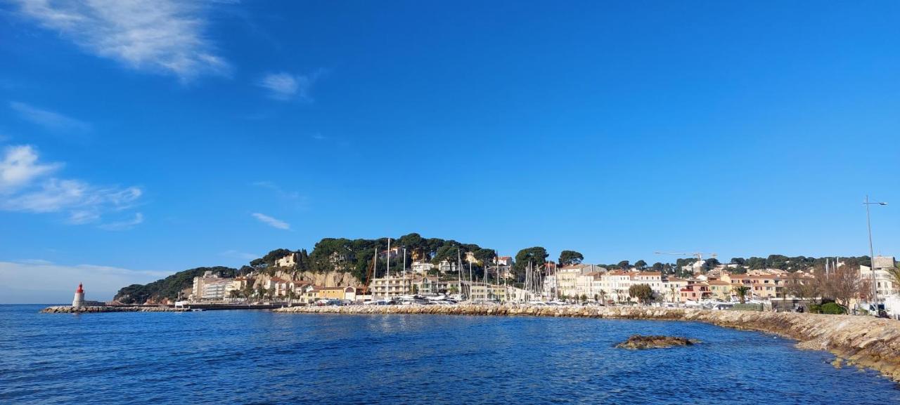 Grand T3 Lumineux Spacieux Propre, Tout Confort, Parking, Ascenseur, Emplacement Central Unique, Port-Commerces-Mer Et Plages A Pied, Location Du Samedi Au Samedi Sanary-sur-Mer Dış mekan fotoğraf