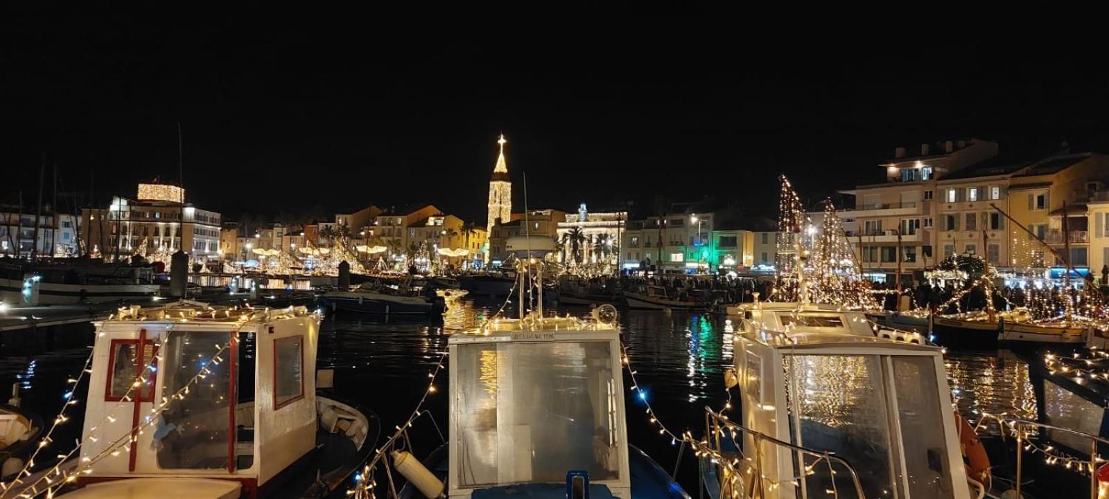 Grand T3 Lumineux Spacieux Propre, Tout Confort, Parking, Ascenseur, Emplacement Central Unique, Port-Commerces-Mer Et Plages A Pied, Location Du Samedi Au Samedi Sanary-sur-Mer Dış mekan fotoğraf